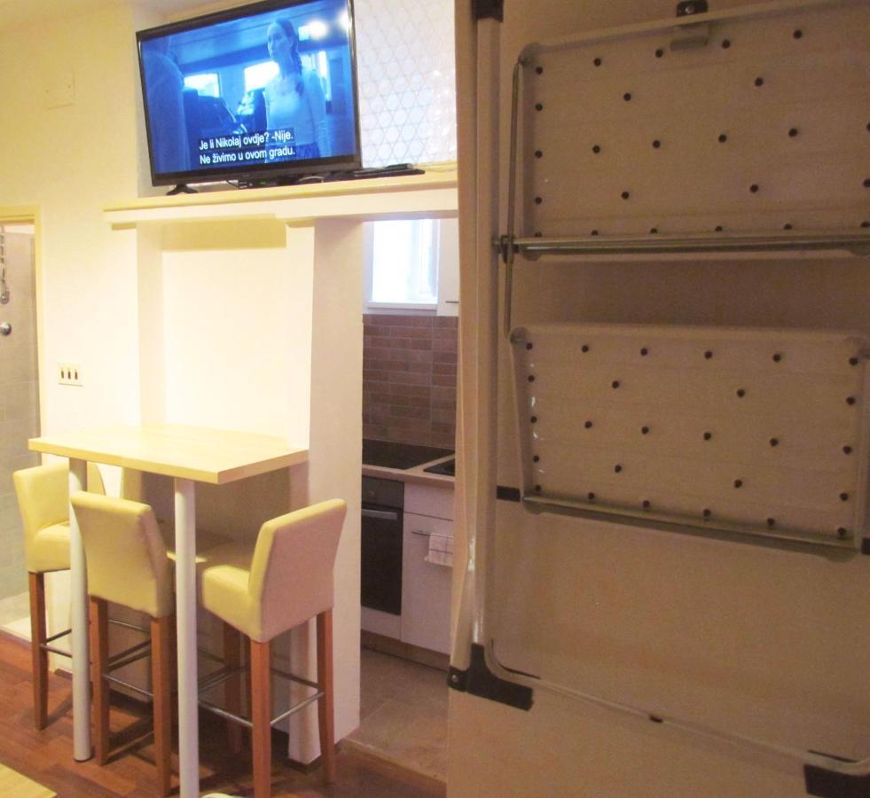 Center Studio Apartment Pula Exterior foto