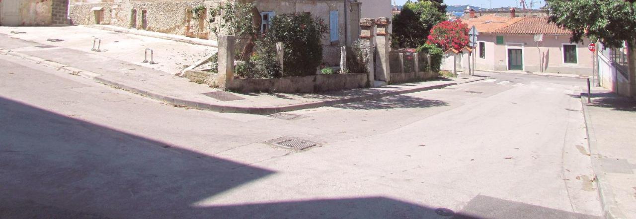 Center Studio Apartment Pula Exterior foto