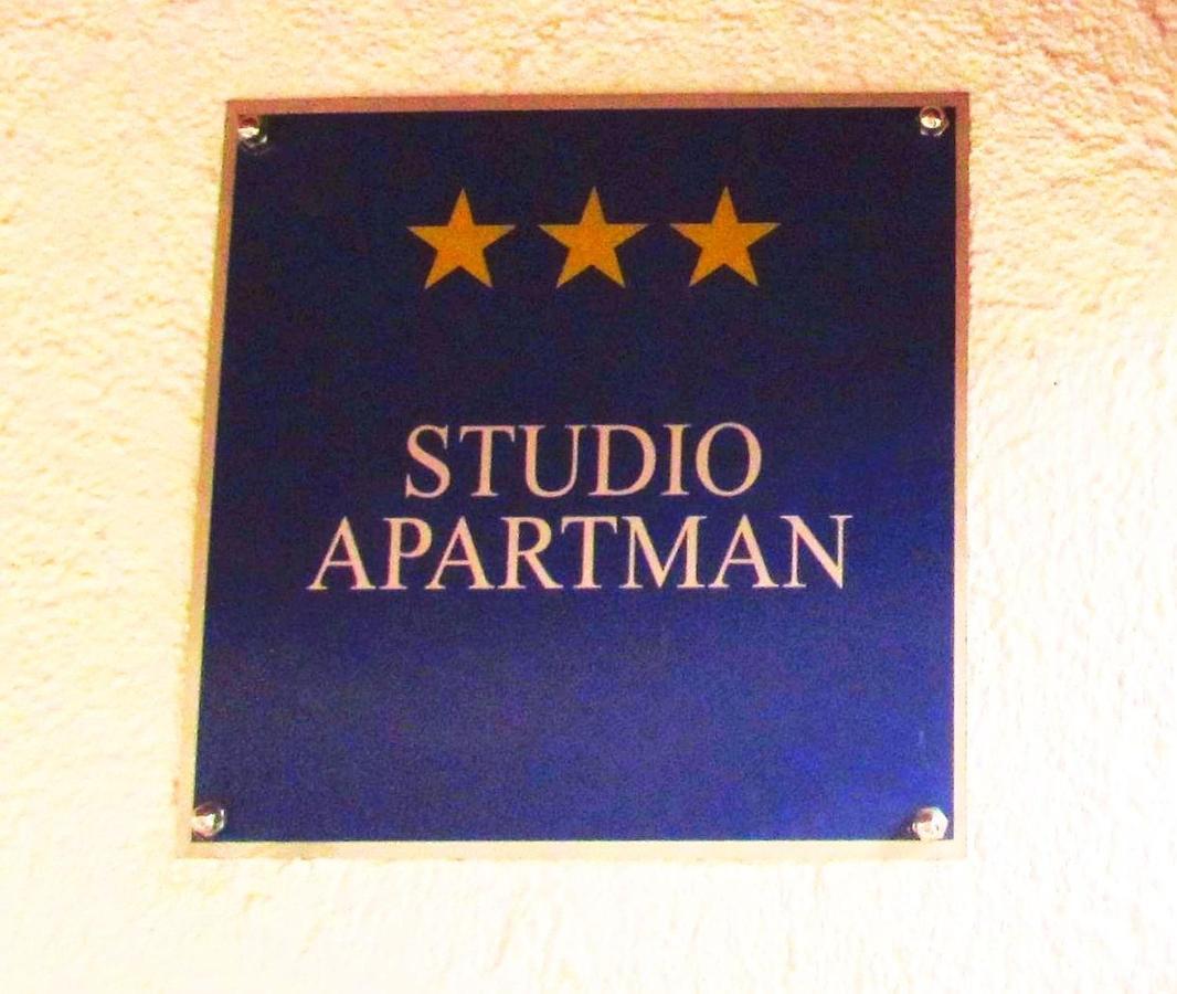 Center Studio Apartment Pula Exterior foto