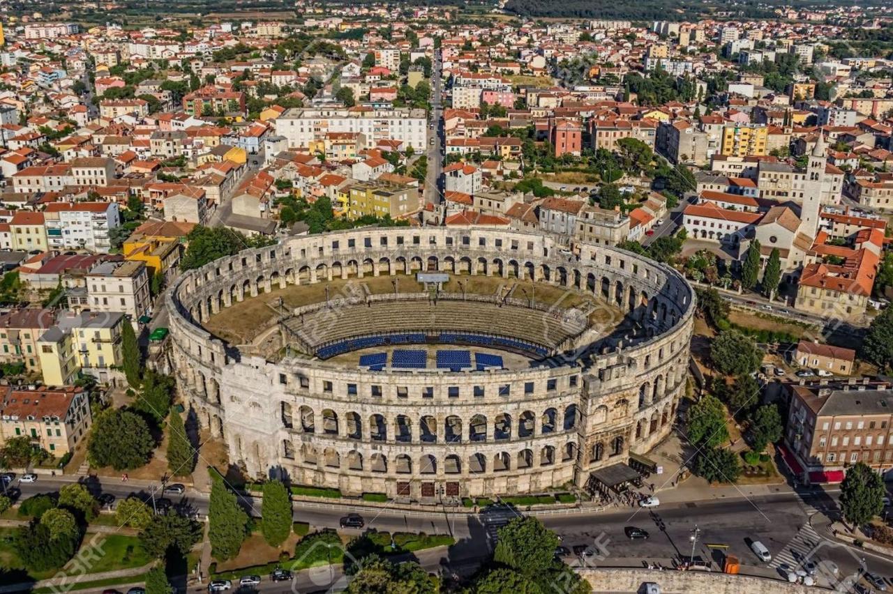 Center Studio Apartment Pula Exterior foto